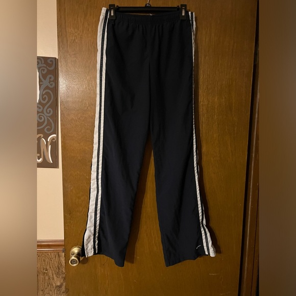 Nike medium - Picture 3 of 4